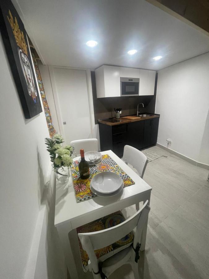 Mega House 2 * Catania